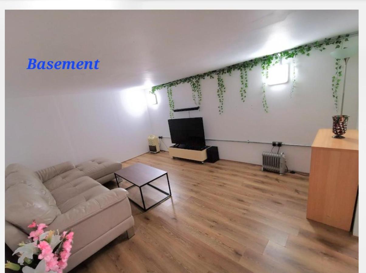 4 Sleeps And Travel Cot- Close To Beach And Restaurants Bournemouth Exterior foto