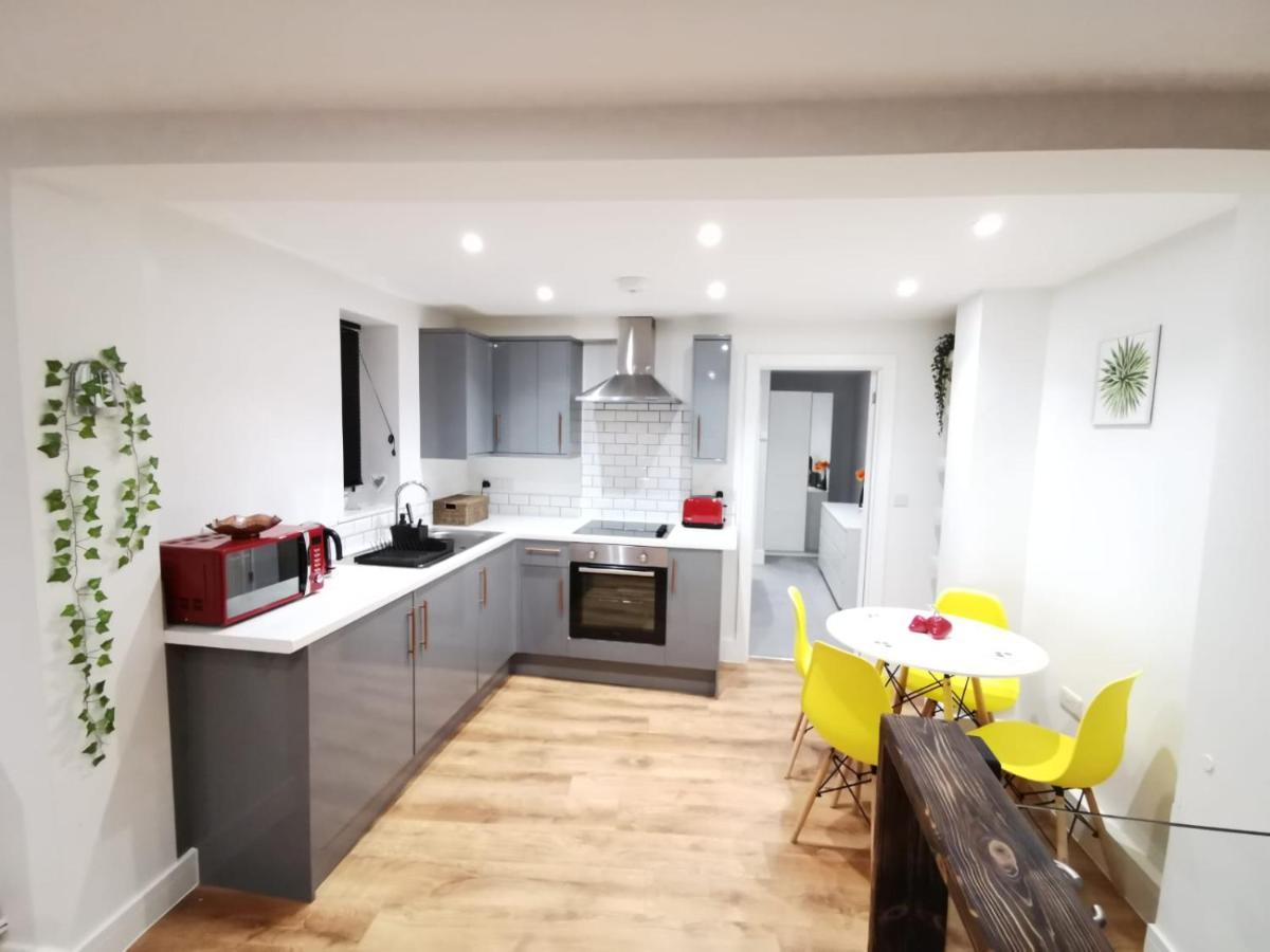 4 Sleeps And Travel Cot- Close To Beach And Restaurants Bournemouth Exterior foto